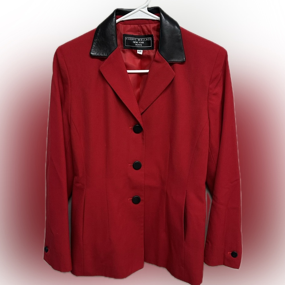 100% wool Harris Wallace equestrian style blazer.  Women’s size 6 petite